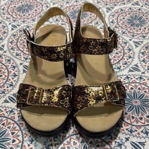 Alegrio by PG Lite SZ 8 EU 39 Women's Wedge Sandals Floral Design Velcro straps